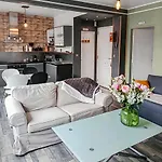 Digue De Malo A 800m, Terrasse Exterieure, Capacite 4 Personnes, 1 Chambre, Renove شقة *