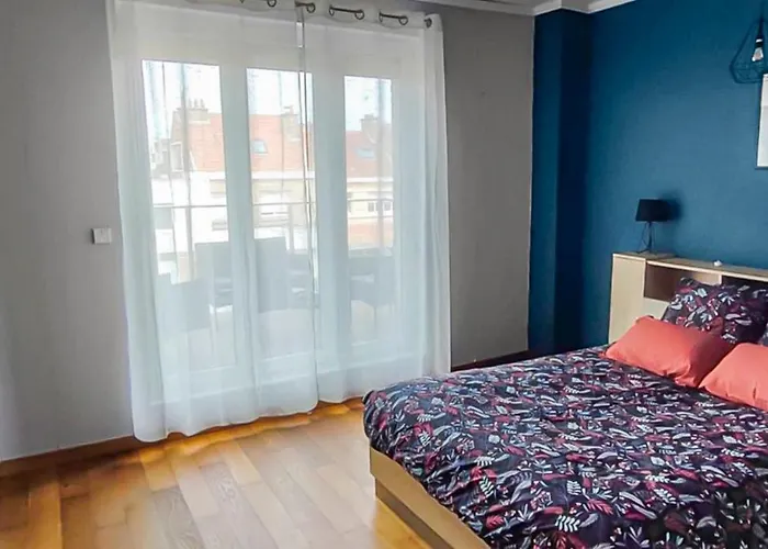 Avec Terrasse Exterieure, Capacité 4 Personne, 1 Chambre, Digue De Malo A 800m Appartement *