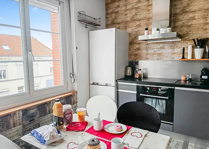 Appartement Avec Terrasse Exterieure, Capacité 4 Personne, 1 Chambre, Digue De Malo A 800m