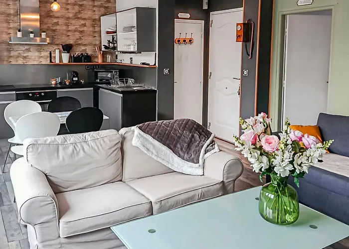 Avec Terrasse Exterieure, Capacité 4 Personne, 1 Chambre, Digue De Malo A 800m Appartement *